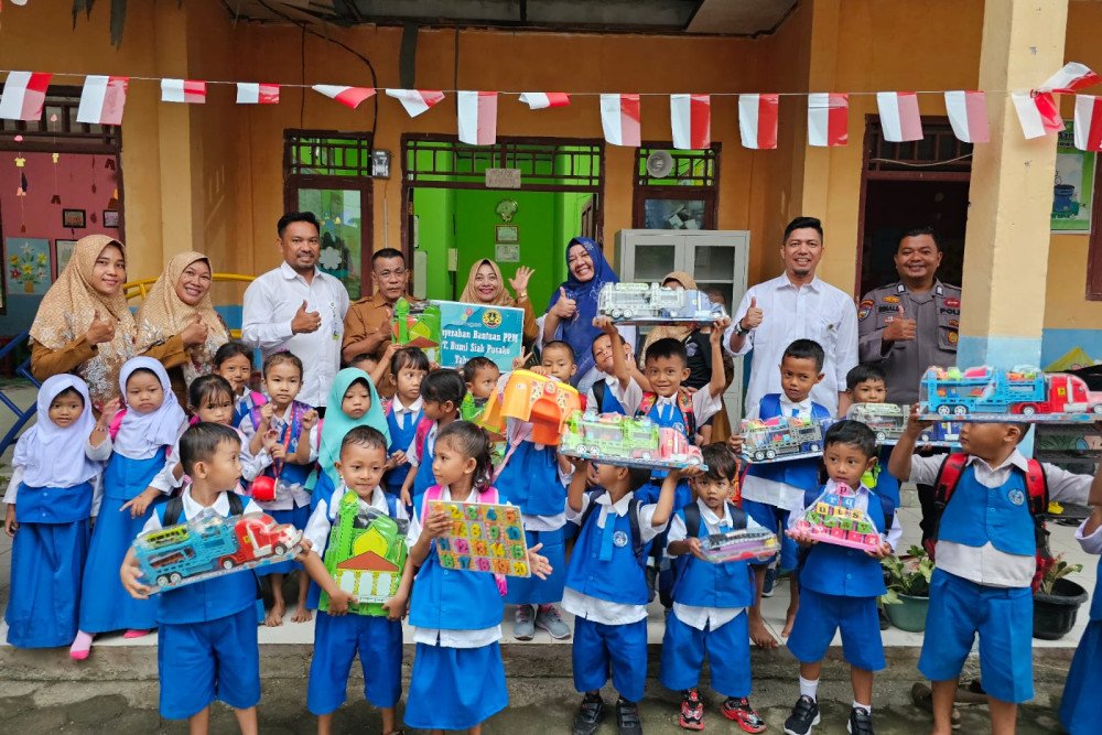 Tingkatkan Kualitas Belajar, Bumi Siak Pusako Beri Bantuan PAUD