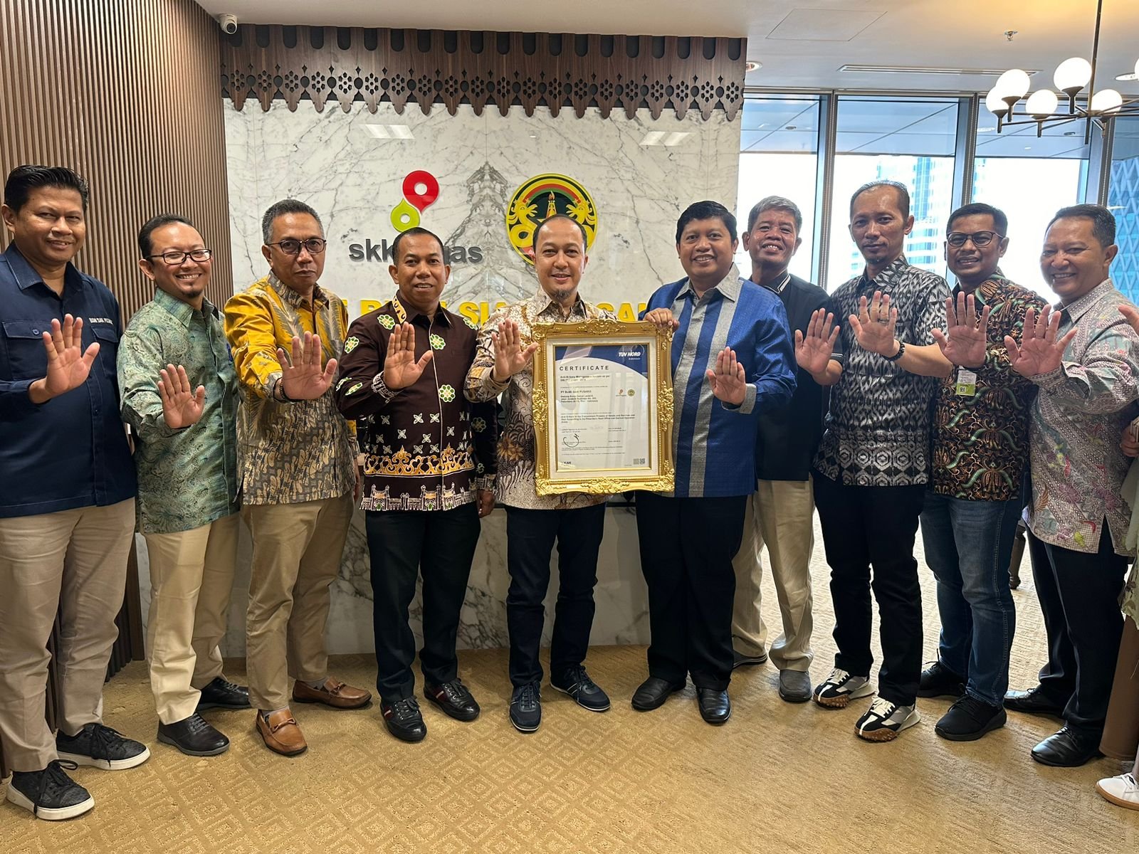 PT Bumi Siak Pusako Resmi Terima Sertifikat SNI ISO 37001:2016